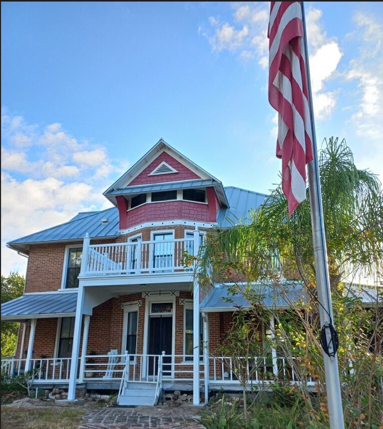 130 N Grosse Ave Unit 2, Tarpon Springs, FL 34689 Apartments in