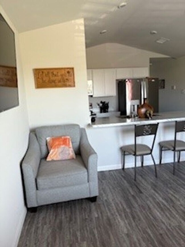 Building Photo - Charming 2BR House in Cleveland