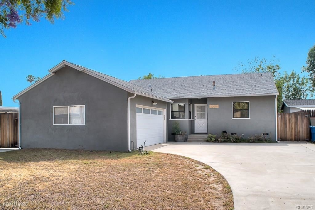 Primary Photo - 4 br, 2 bath House - 10011 Sophia Ave