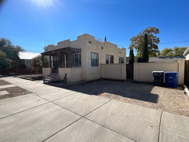 Building Photo - 309 9th St SW
