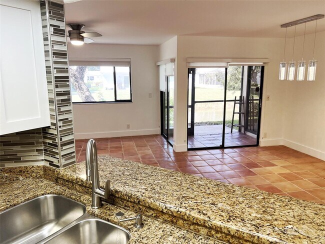 Building Photo - 8136 NW 15th Mnr