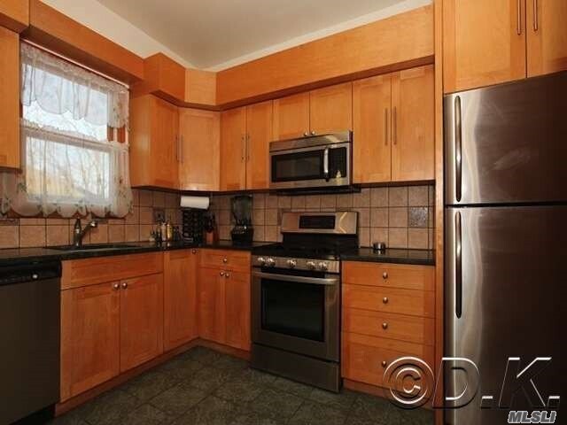 Foto del edificio - 342 E Fulton St