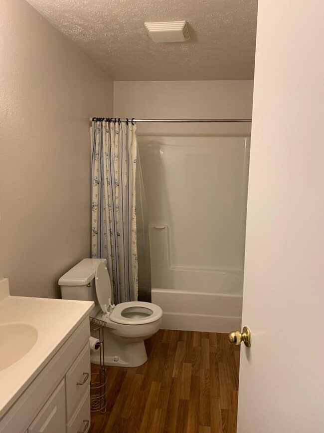 Bathroom - 1712 E Cataldo Ave