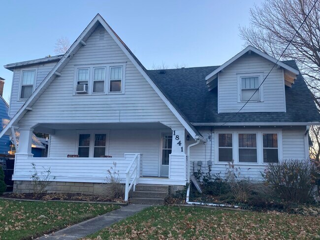 Foto del edificio - 1841 E 5th St