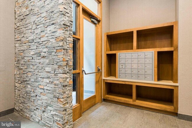 Foto del edificio - 220 S 16th St