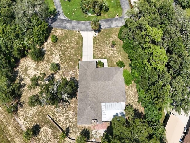 Building Photo - 5 Nottingham Way