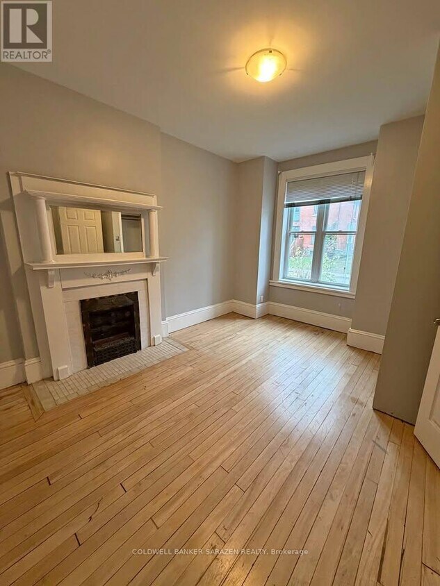 Photo principale - 103-103 Henderson Ave