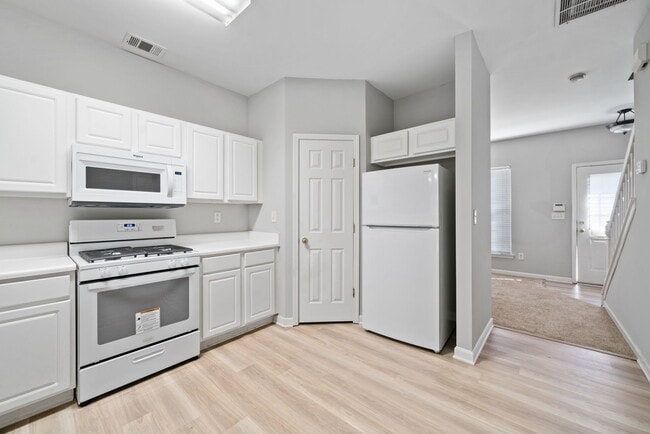 Building Photo - 3206 Hidden Cove Cir NW