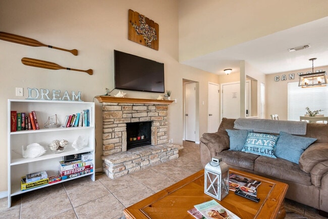 Building Photo - 1029 Parkview Dr