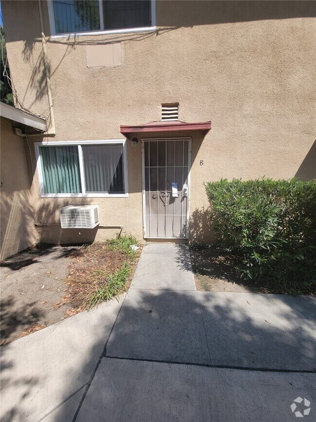 Building Photo - 4505 Canoga St
