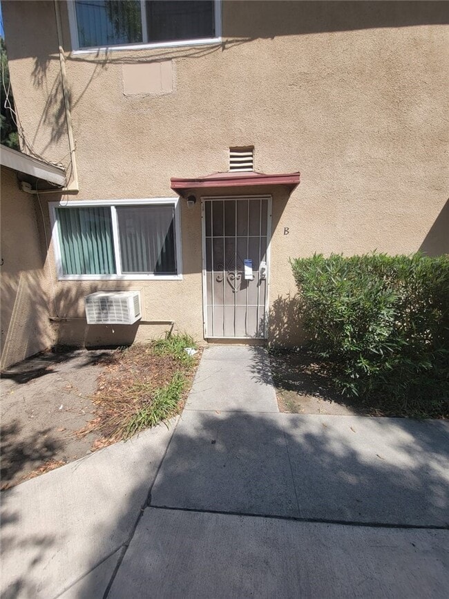 Building Photo - 4505 Canoga St