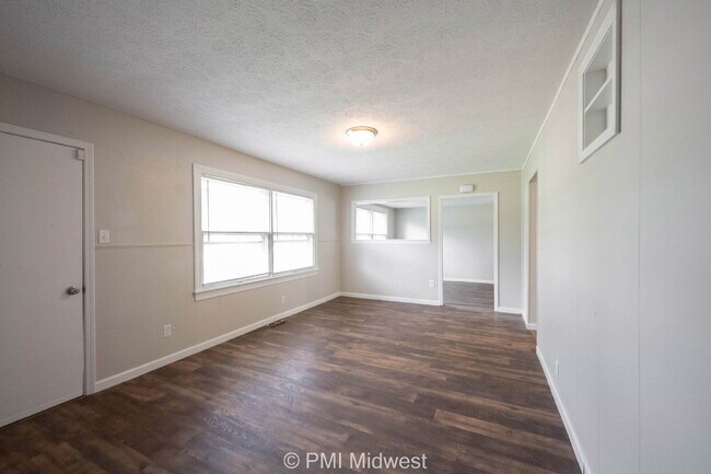 Foto del edificio - "Charming 3-Bedroom Haven in Mooresville –...