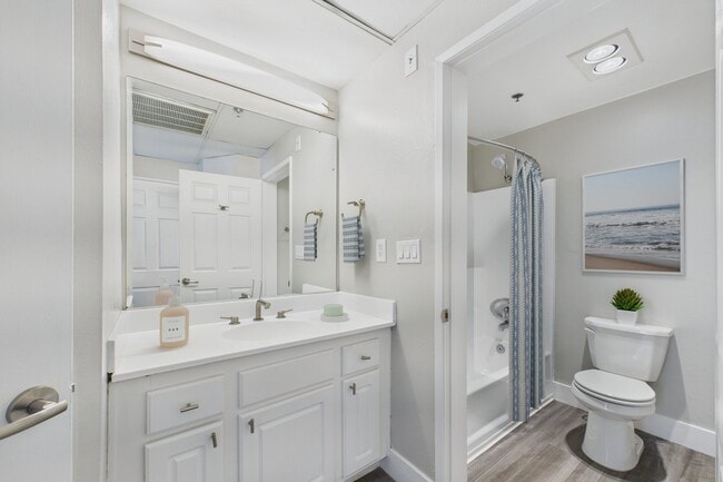 Interior Photo - Madison Hancock Park