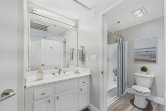 Interior Photo - Madison Hancock Park