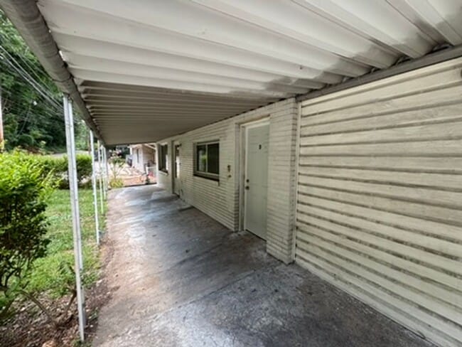 Building Photo - Studio Apartment | 1 Bed | 1 Bath - Great Value