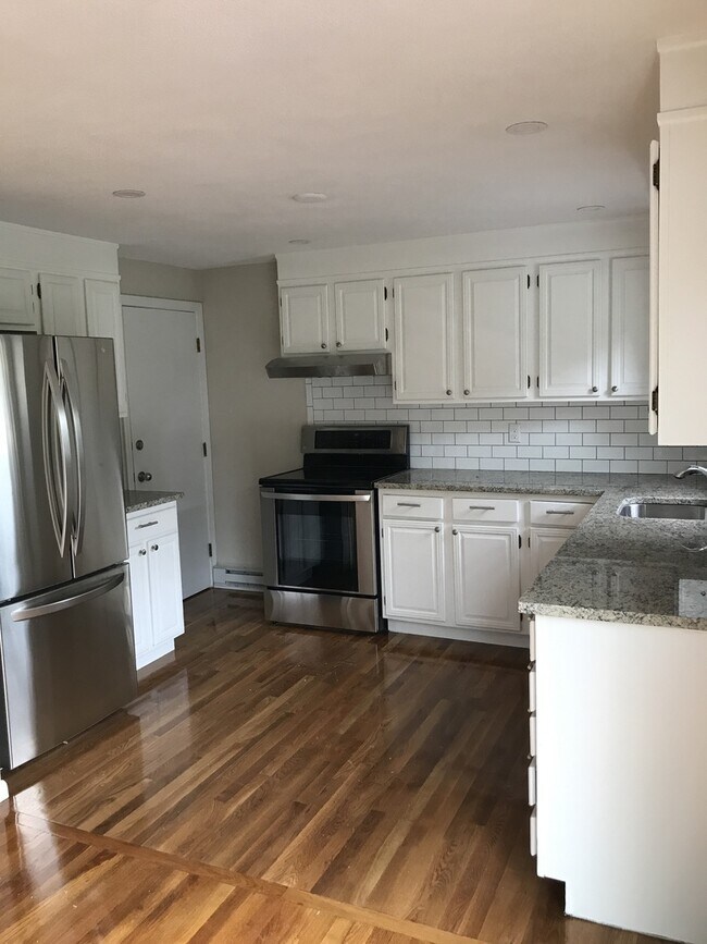 Foto del edificio - 626-628 Summer St.