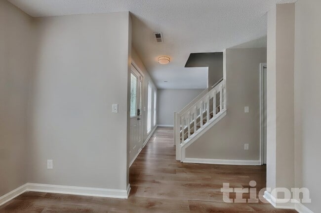 Building Photo - 5708 Green Apple Dr