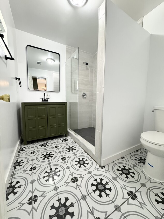 Primary Photo - 647 W 48th Pl
