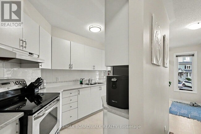 Building Photo - 1631 Locksley Ln