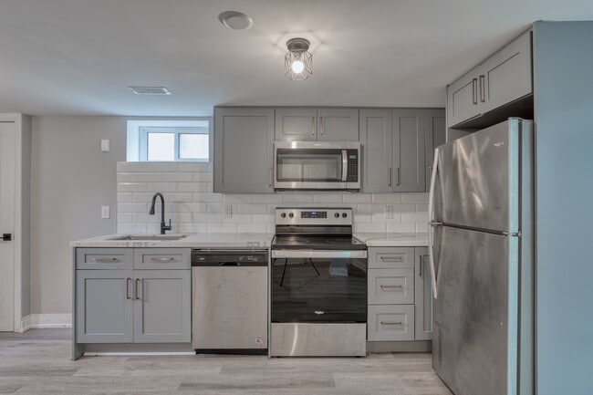 Building Photo - 2 Bed/ 1 Bath Unit– All Utilities & Parking Included – $1,750/month