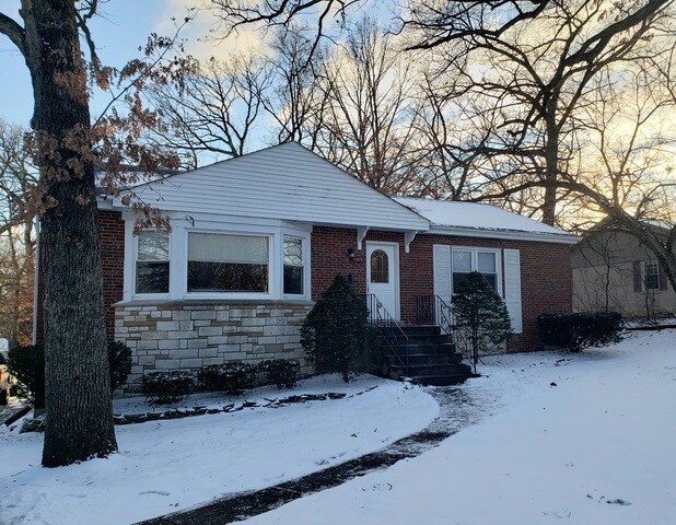 Primary Photo - 7315 W 127th St