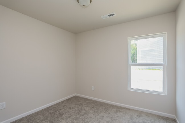 Building Photo - 2210 Cotton Dr
