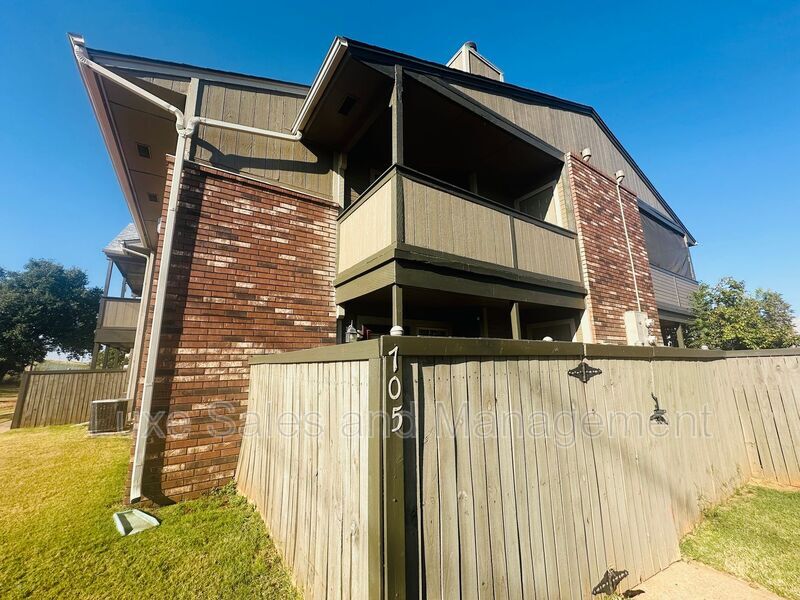 Photo - 11413 Springhollow Rd