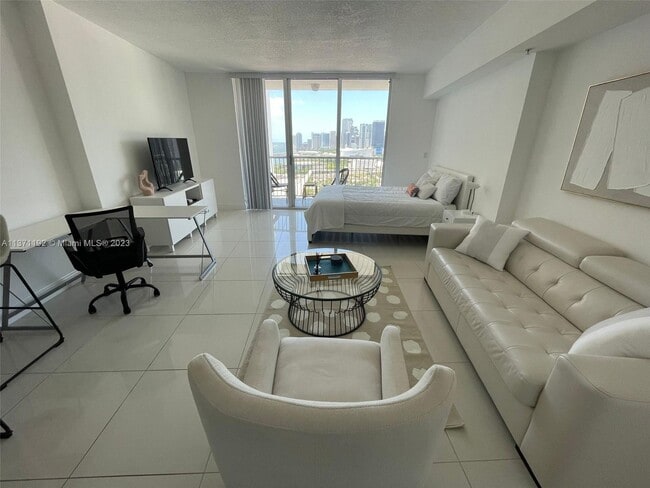 Foto del edificio - 1717 N Bayshore Dr