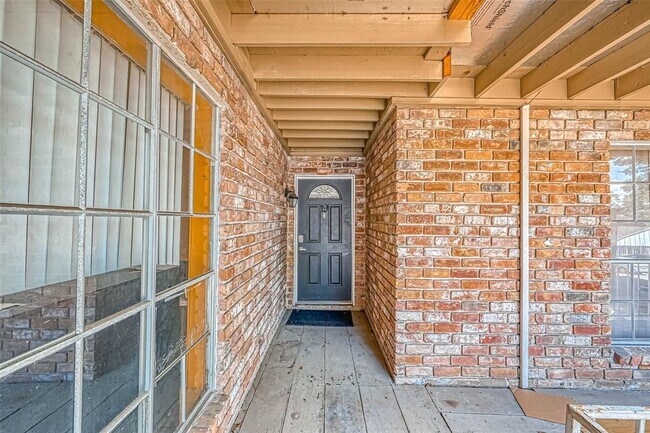 Foto del edificio - 7510 Shadyvilla Ln