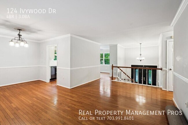 Foto del edificio - 124 Ivywood Dr