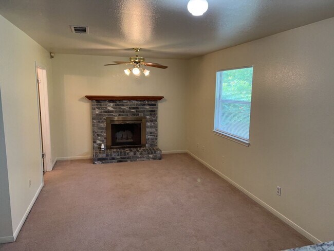 Foto del edificio - 3804 Water Oak Dr