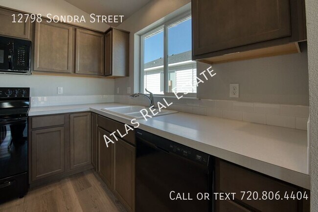 Foto del edificio - 12798 Sondra Street