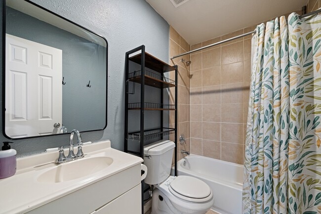 Foto del edificio - 7815 Harding St