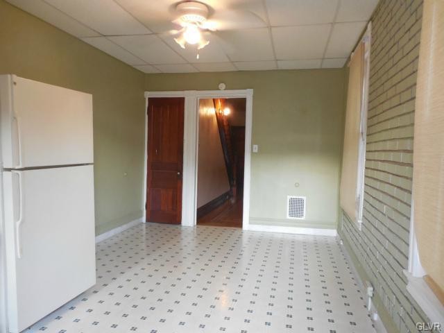 Foto del edificio - 122 N Franklin St