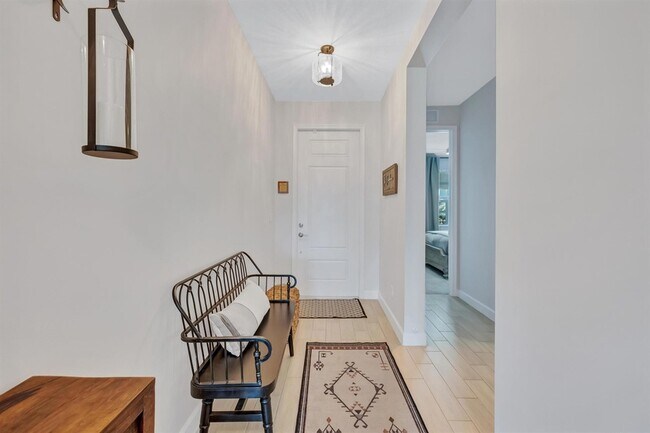 Foto del edificio - 1358 Arrowhead Point Rd