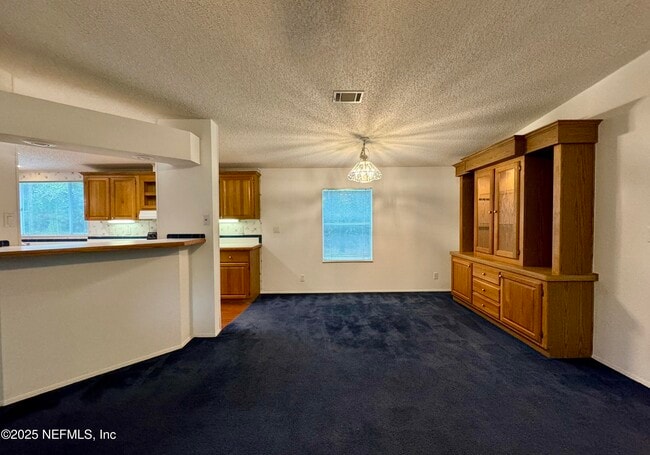 Foto del edificio - 149 Aster Ave