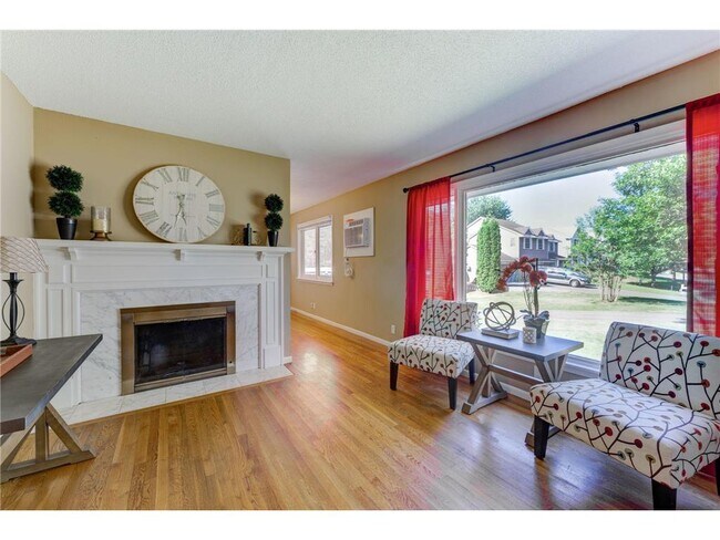 Foto del edificio - 8750 Queensland Ln N