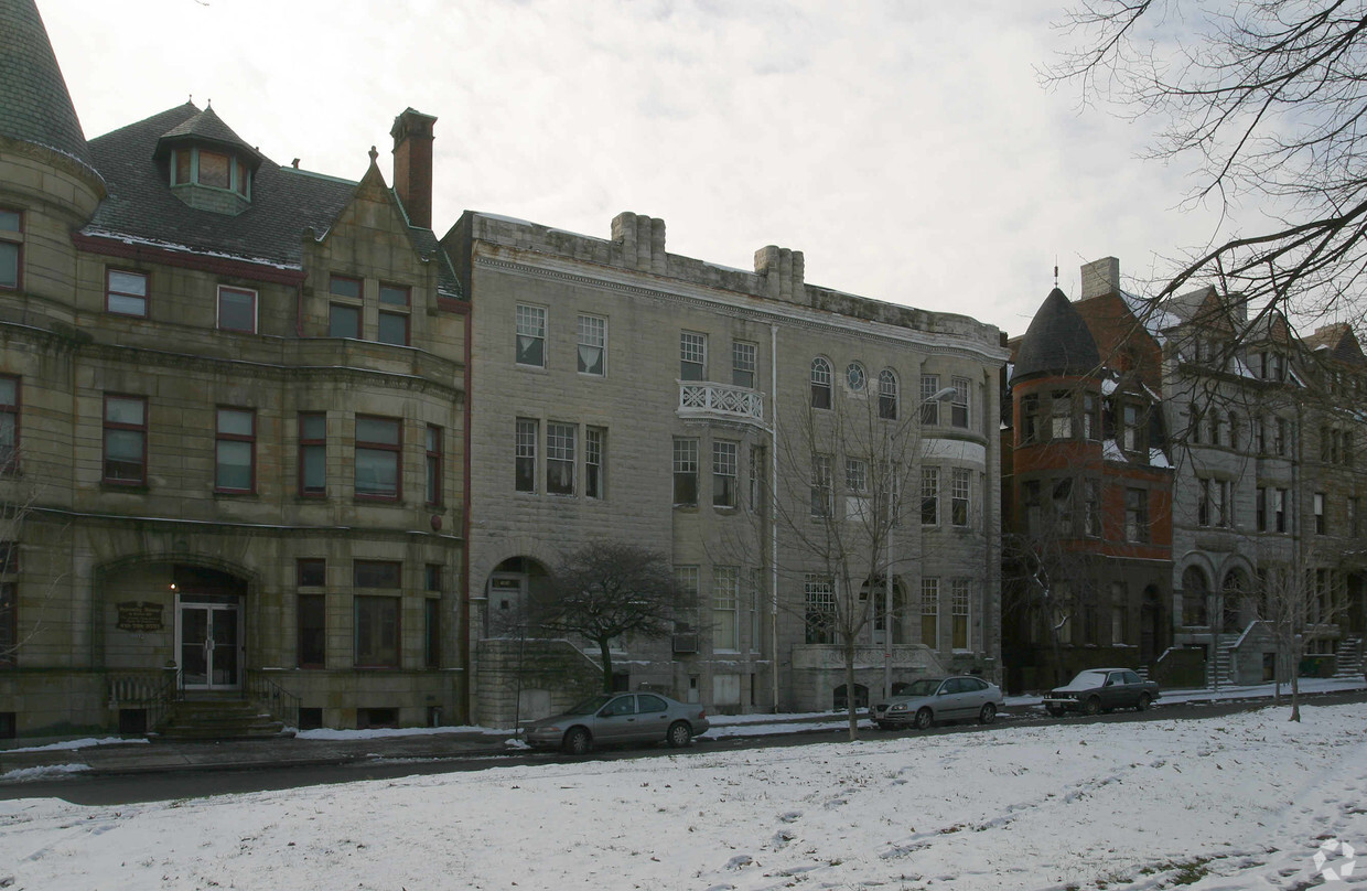 Building Photo - Bolton Hill