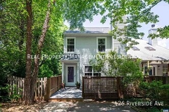 Building Photo - 426 Riverside Ave