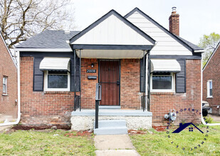 Building Photo - 20038 Manor