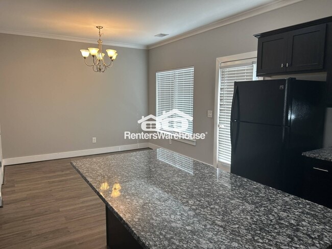 Building Photo - 581 Polo Way