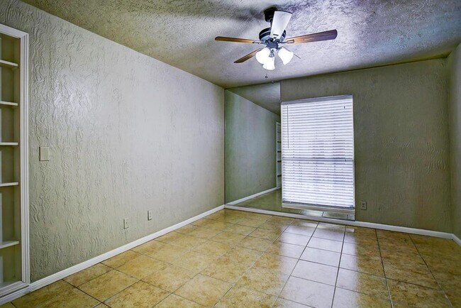 Bedroom A - 2507 Montrose Blvd
