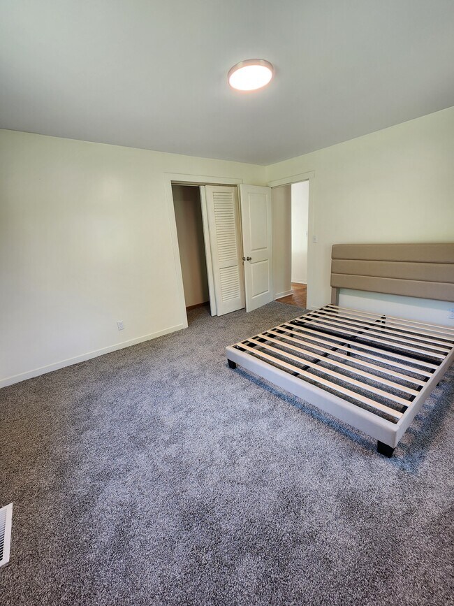 Foto del edificio - 2740 Dutch Ridge Rd