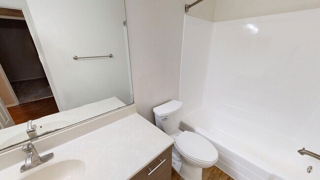 Interior Photo - 27 Seventy Five Mesa Verde