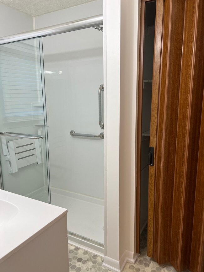 Building Photo - 4311 Warwick Rd