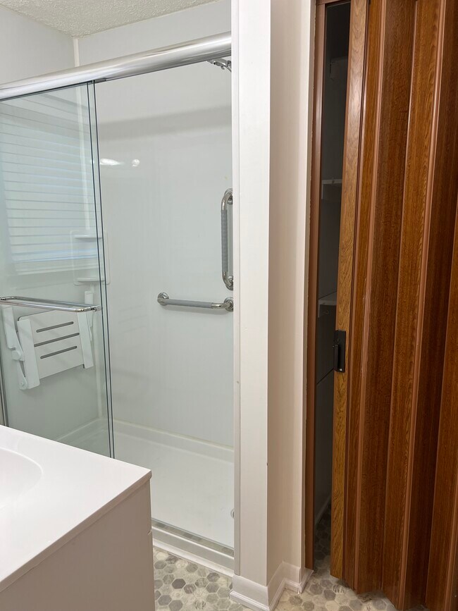 Foto del edificio - 4311 Warwick Rd