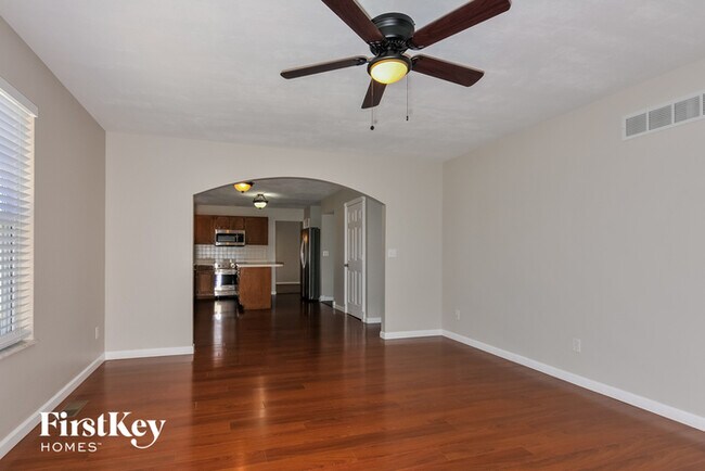 Foto del edificio - 901 Lands End Cir