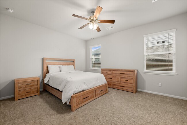 Foto del edificio - 27130 Peaceful Cv Dr