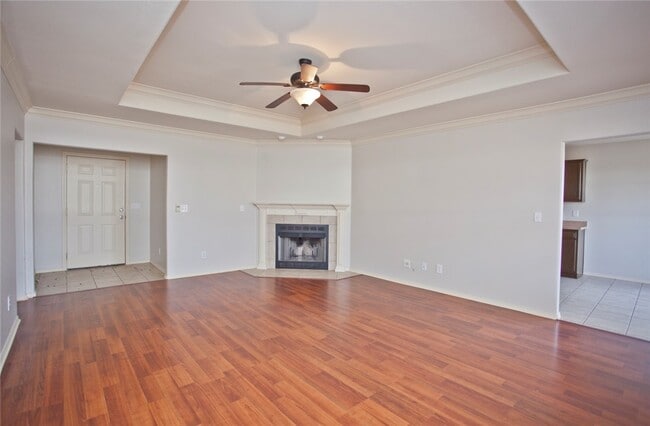 Building Photo - 807 SW Sandrock Rd