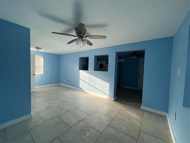 Foto del edificio - 71st Ave. Apartments